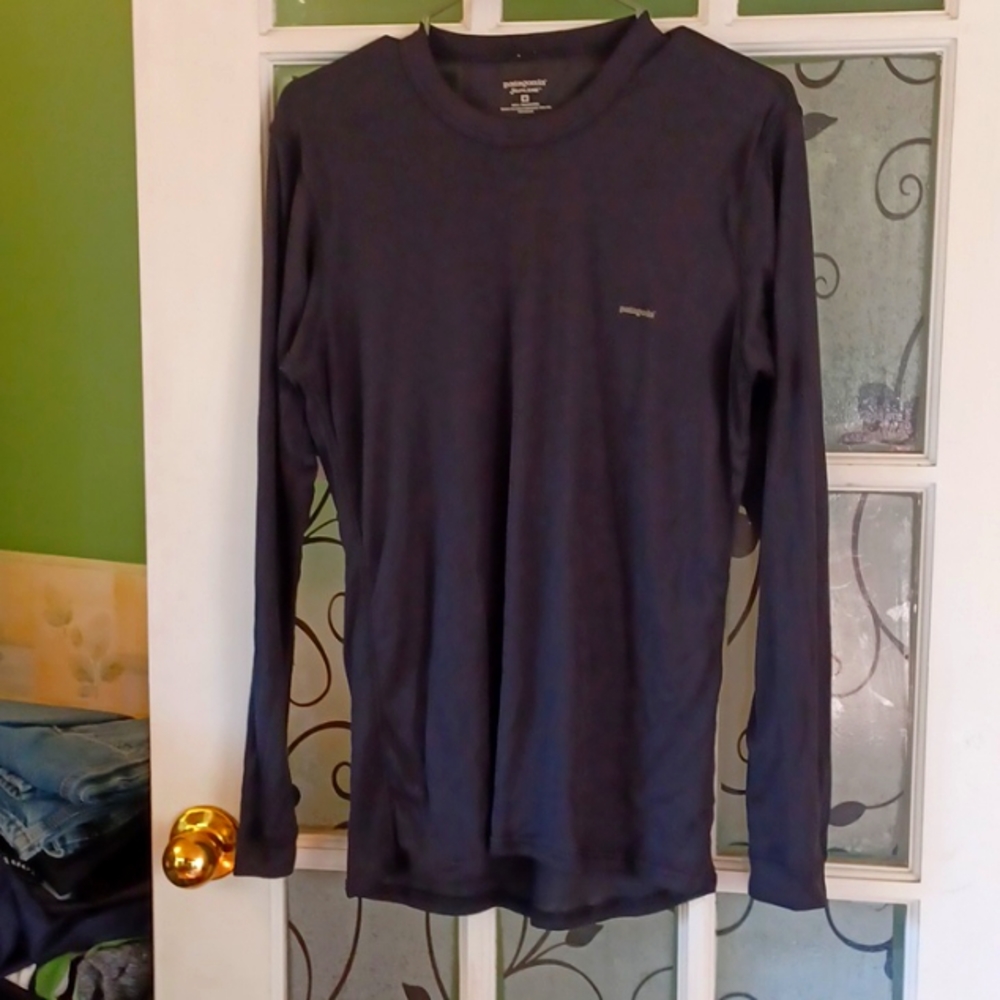 Patagonia Apilene men shirt size medium  navy blue